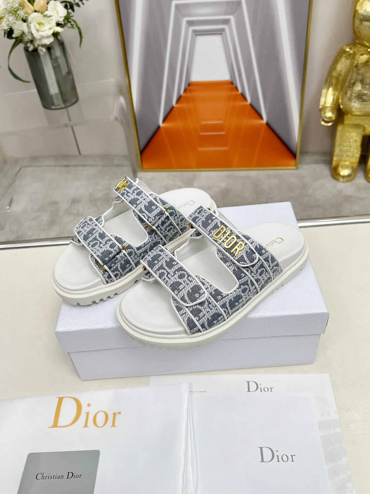 👟👟Ex-factory price 480👟👟Dior👏👏New classic style. 🔥Purchasing-level qualityThick-soled slippers popular in foreign counters. Upper➕Inner: original customized material, original mold opening of sole 1.1 (lightweight, code number 35-40 (41/42 can be customized)